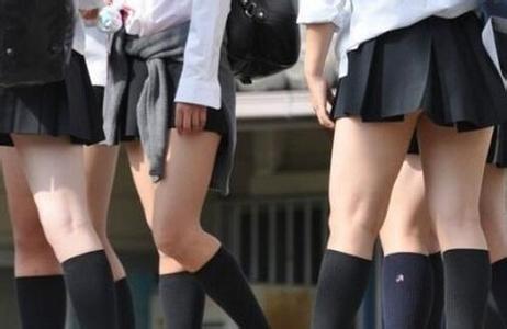 北大医学部被指强制女生跳短裙操原因,北大强制跳短裙操走光照片 