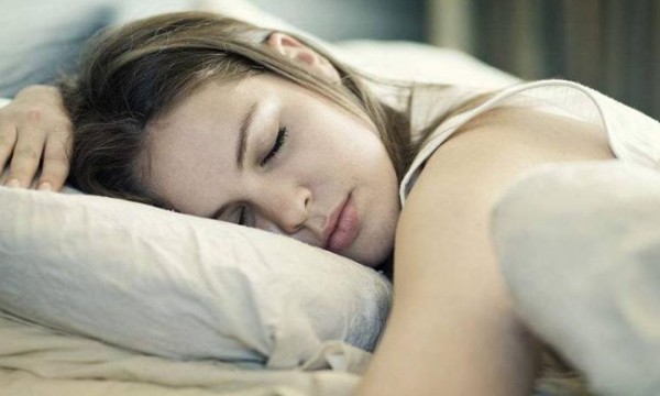 “睡多了是伤害 能睡4个小时就很完美” 张朝阳建议少睡觉
