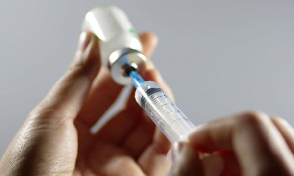 政府无法提供免费疫苗，人均预期寿命下降近3年