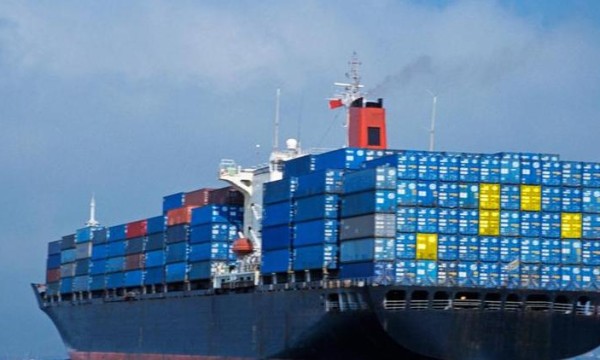 “10斤起步”、“免费装箱” 海运价格跌至年内新低！