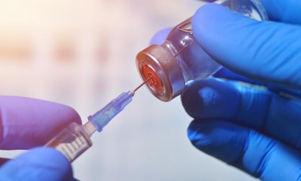 全国新冠疫苗接种速度减缓，多地通告未接种者将限制出行